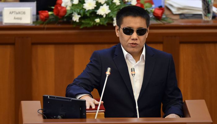 Дастан Бекешев в парламенте